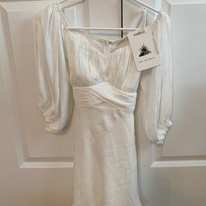 Hello Molly - Beautiful White dress NWT Women's XS